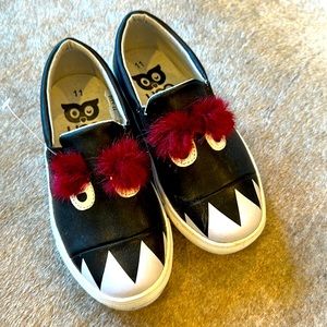 Little boys size 11 Hoo shoes from Nordstrom. Only worn once. Never outside.